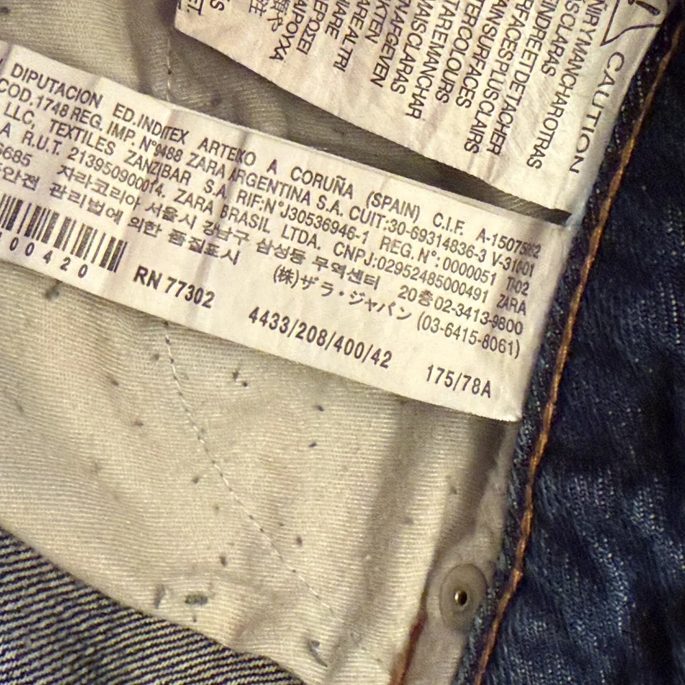 Distressed‎ Denim Shorts
